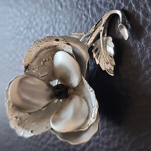 VTG Celebrity Silver Flower Brooch